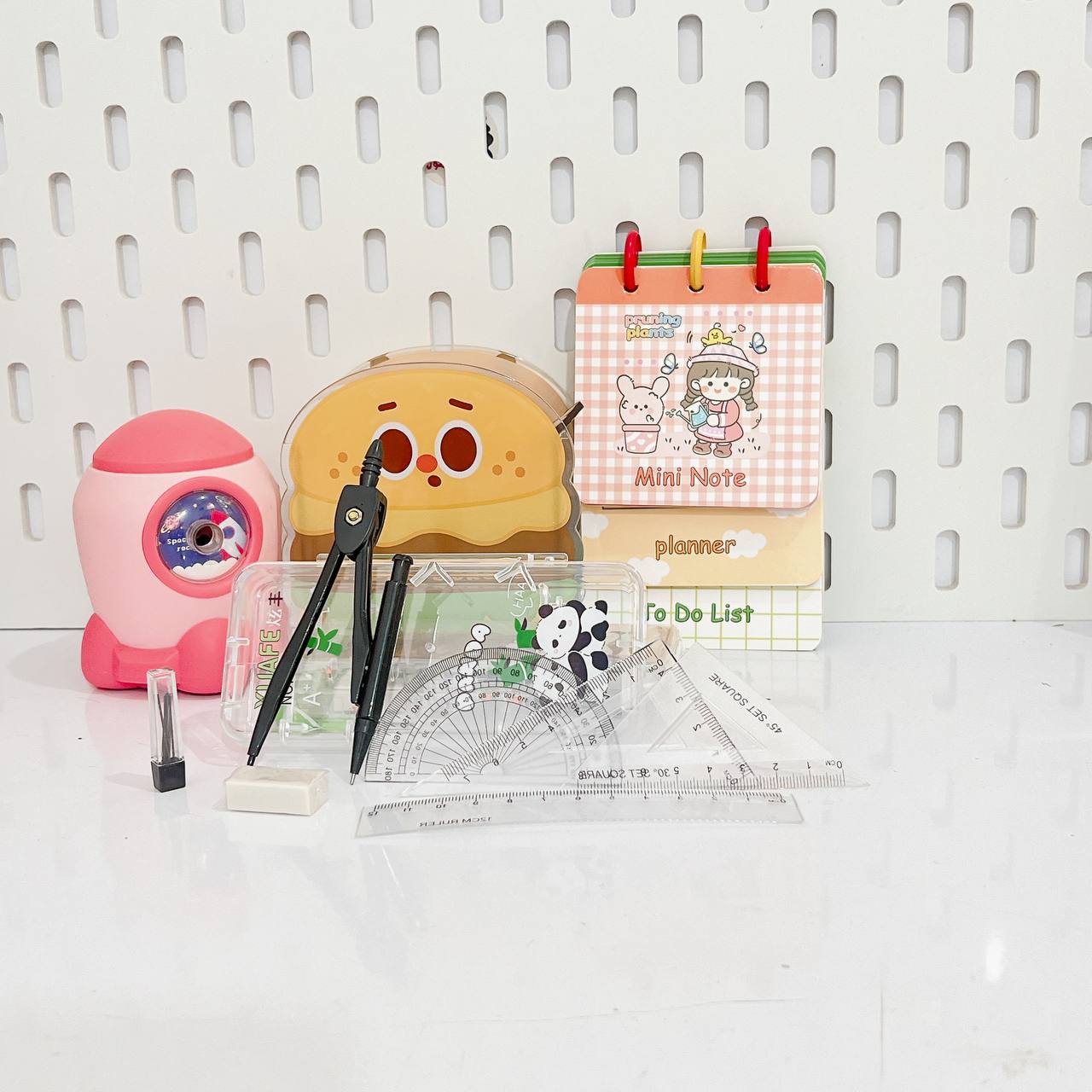 ست گونیا و پرگار و نقاله